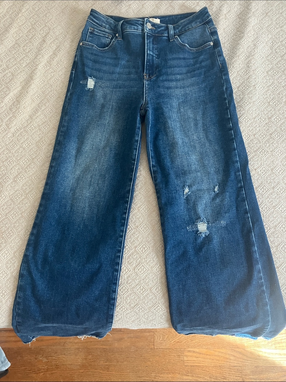 Elan Wide-Leg Distressed Denim Jeans in Dark Blue